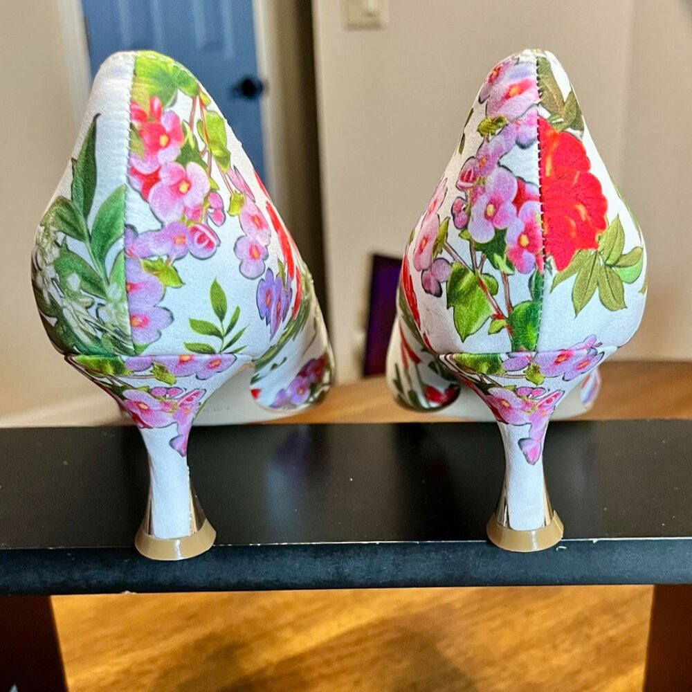 Nine West Women's Ariella Pumps in White Floral Print with Kitten Heels Size 6.5 - Picture 4 of 6